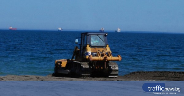 Подобрява се състоянието на детето, прегазено от трактор на плаж в Созопол