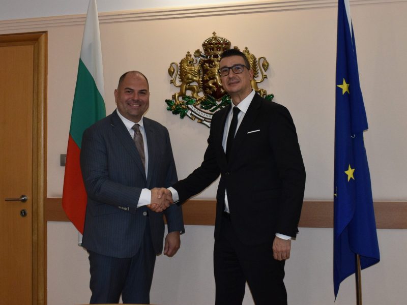 Министър Дилов и Американската търговска камара ще работят съвместно, за да позиционират България като инвестиционна дестинация