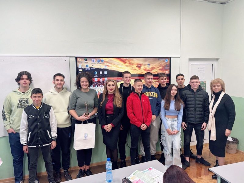 Наградиха русенски учители, носители на званието „Посланик на свободния дух в моето училище“ 2024