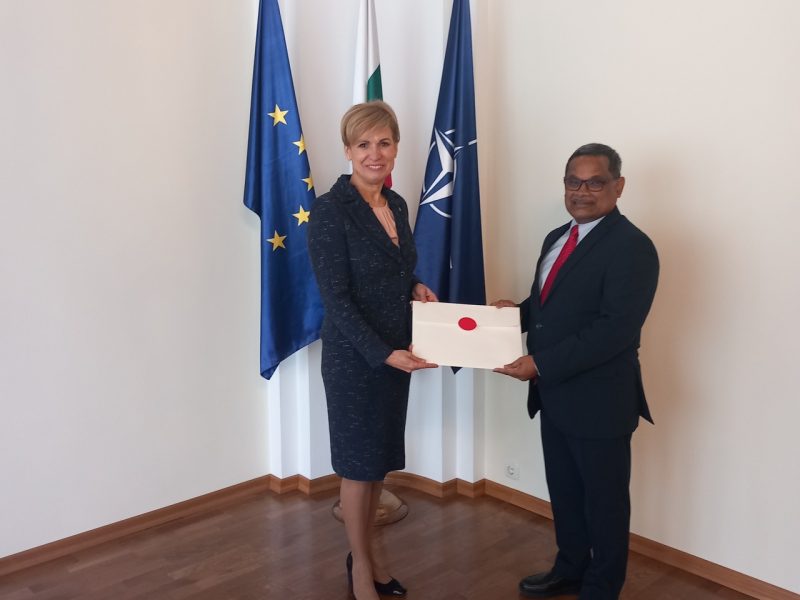 Заместник-министър Невяна Митева прие копията на акредитивните писма на новоназначения извънреден и пълномощен посланик на Република Индия в Република България Н. Пр. г-н Арун Кумар Саху