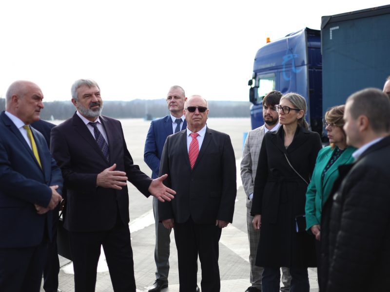 Министър Красимира Стоянова участва в инспекцията по организацията на трафика на Дунав мост при Русе