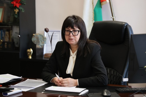 Министър Кондева: Ще направим всичко, за да стабилизираме НКБ • МЗ