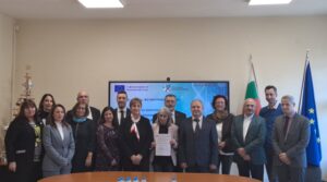 Първи договор по процедура за устойчиво развитите на Центровете за върхови постижения и Центровете за компетентност