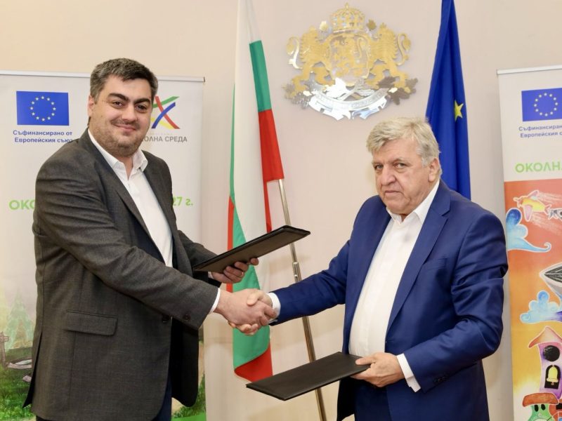 Министър Манол Генов и кметът на Дряново подписаха договор за надграждане на компостиращата инсталация в общината