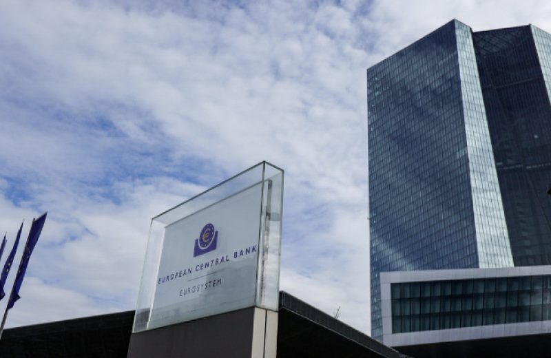 По-нататъшното намаляване на лихвените проценти от ЕЦБ не е сигурно, тъй като е обвързано с митата
