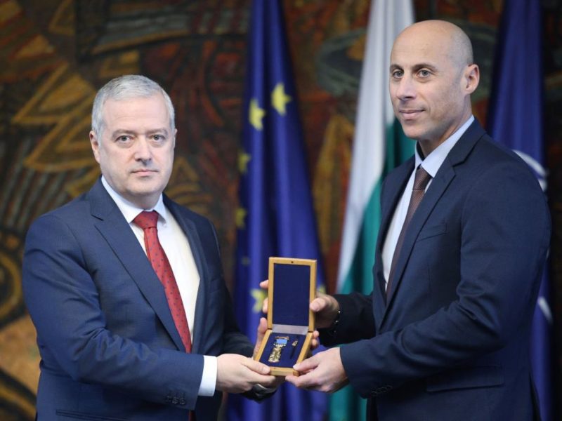 Иван Кондов удостои посланика на Грузия със „Златна лаврова клонка“