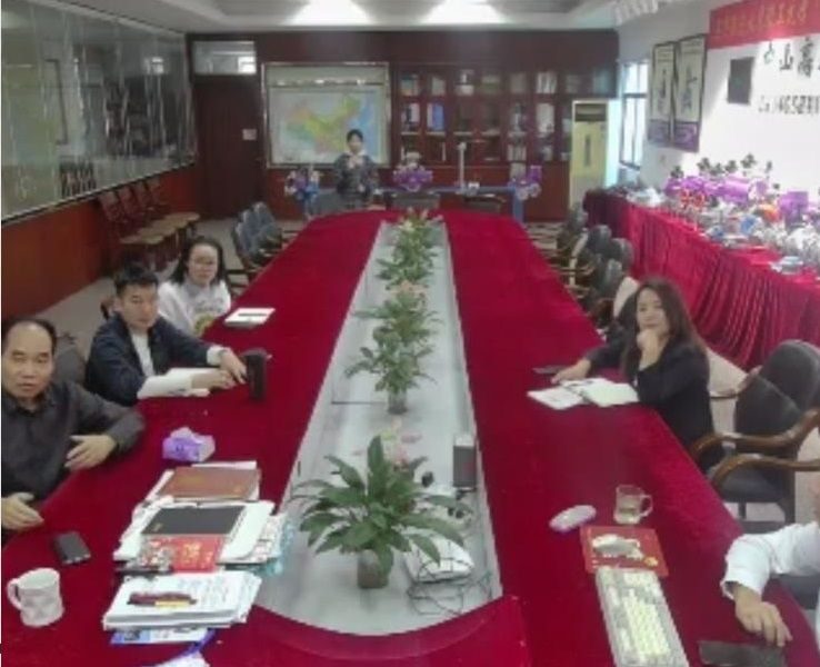 Представители на компании от Чонгшан, провинция Гуандонг