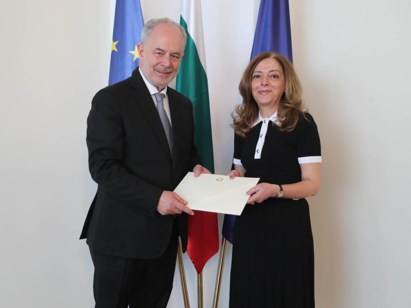 Заместник-министър Елена Шекерлетова прие копия на акредитивни писма на посланика на Италианската република в София Н. Пр. г-н Марчело Апичела