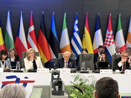 Министър Кирилов обсъди със здравните министри на държавите-членки възможни мерки срещу негативния ефект на цифровите технологии върху психиката на децата • МЗ