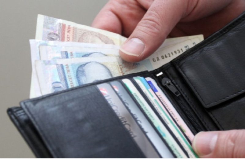 НOИ: Средният размер на изплатените през миналата година пенсии нараства с 13% до 833 лв.