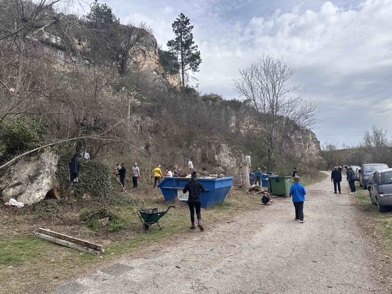 Община Русе се включи в акцията за почистване на хижа “Алпинист” край Басарбово