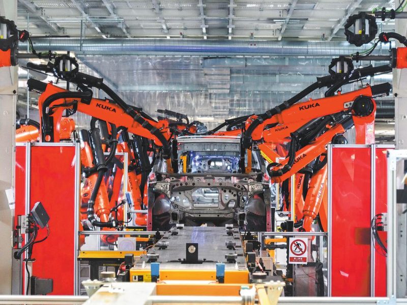 Глобалните автомобилни гиганти гледат на Китай за бъдеща визия