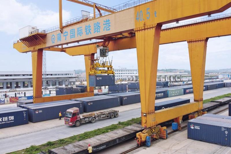 Cross-border e-commerce training boosts trade with ASEAN