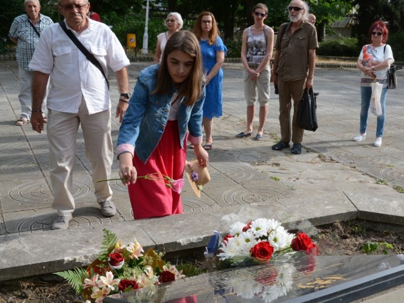 Варна отбелязва 48 години от потушаването на пожара на танкера „Ерма“