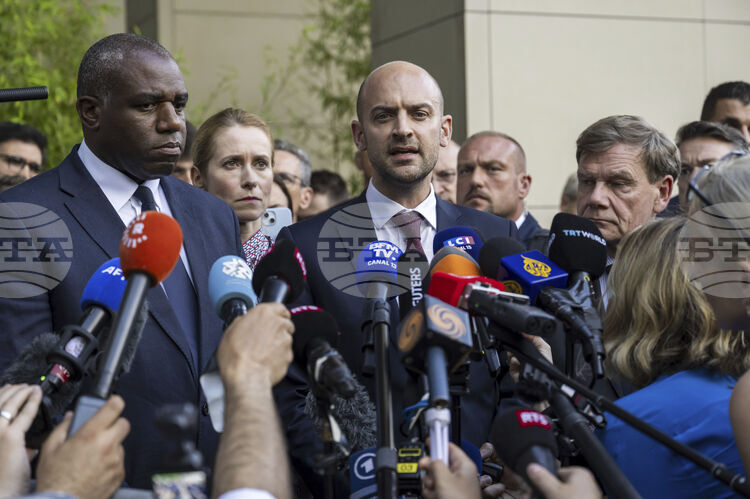 Срещата между иранския външен министър и водещи европейски дипломати завърши с надежа за още разговори