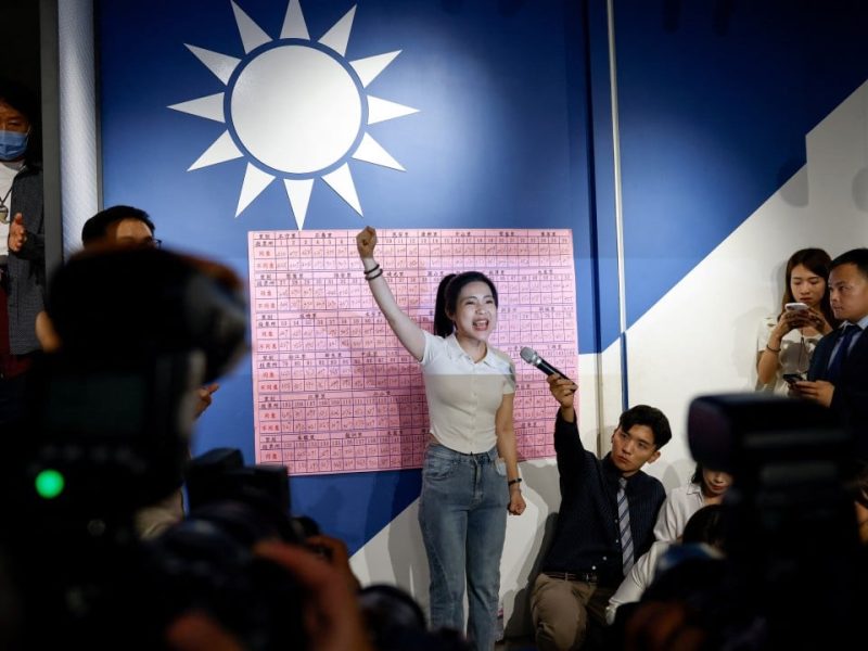 Опозиционните партии на Тайван KMT и TPP изглеждат да надграждат инерция от гласовете за отзоваване