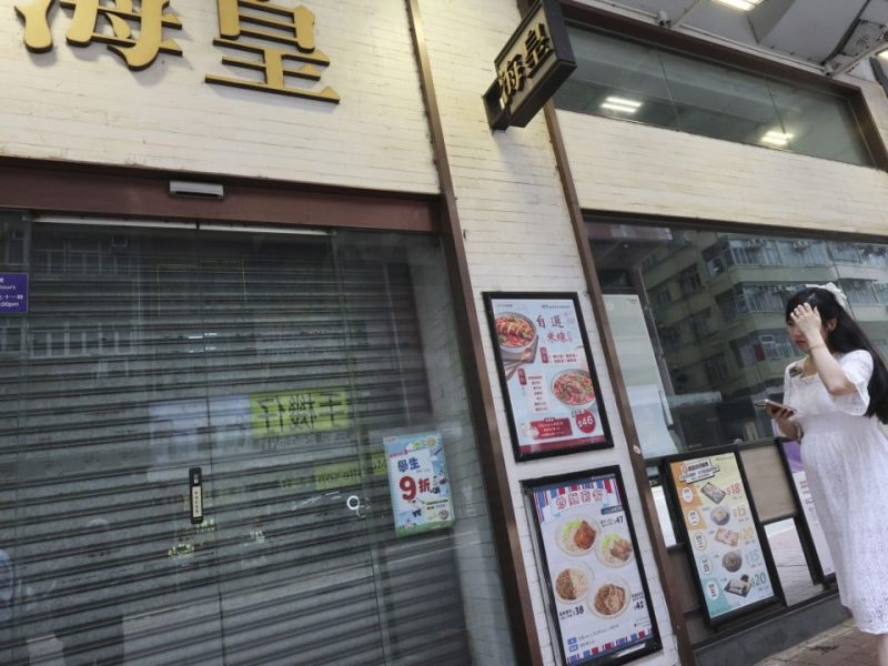 Справете се с нереалистични наеми или гледайте Хонконг да се превърне в град на призраци