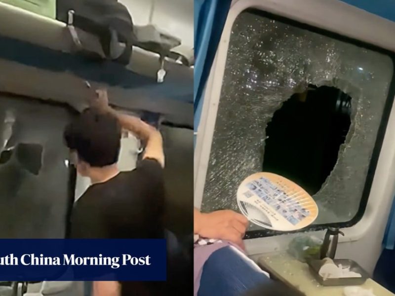 Китайски мъж разбива прозореца на влак, за да освободи пътници, блокирани след сблъсък в горещ ден
