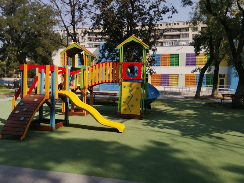Почти 2000 деца са приети в първа група на детските градини