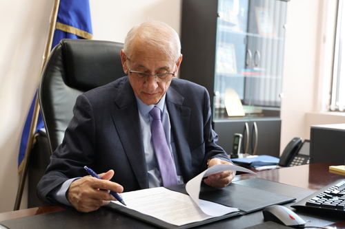 Wukong чупи рекорд с $53 милиона в предварителни продажби, постига 1,3 милиона едновременни играчи в Steam · TechNode