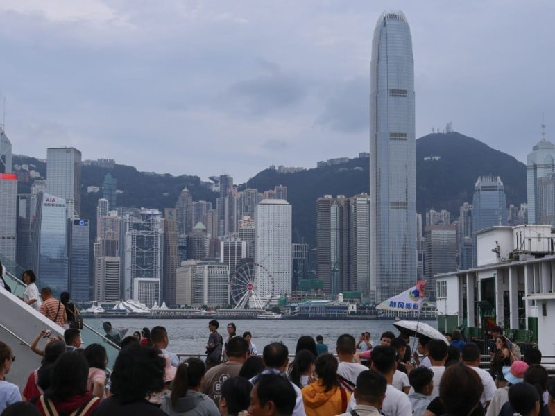 Притесняващи филипински туристи се свързват с туристически агенции в Хонконг след фатална катастрофа на таксито