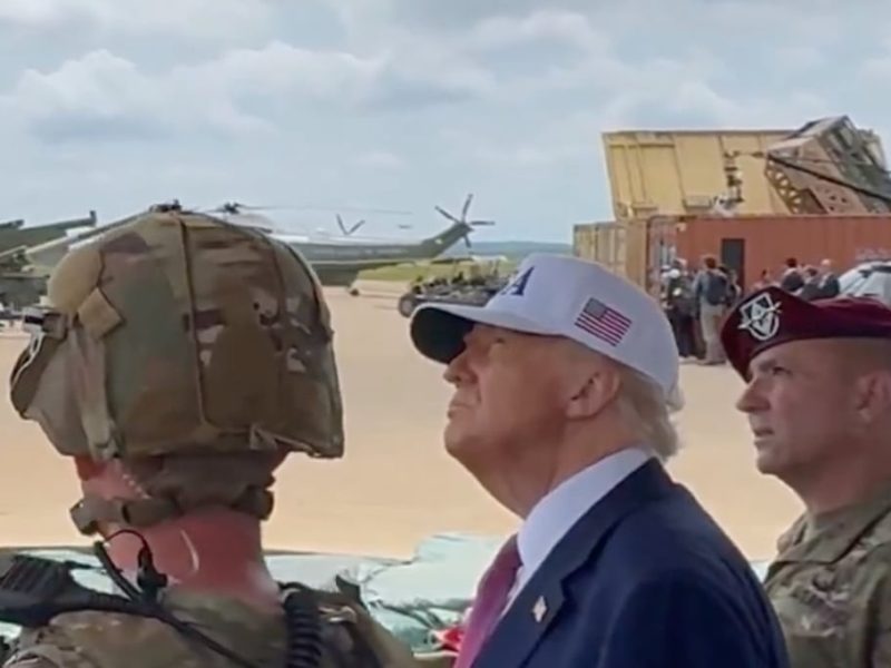 Китай отрича обвинението на началника на ФБР; Персонализирани роботи под наем: SCMP Daily акценти