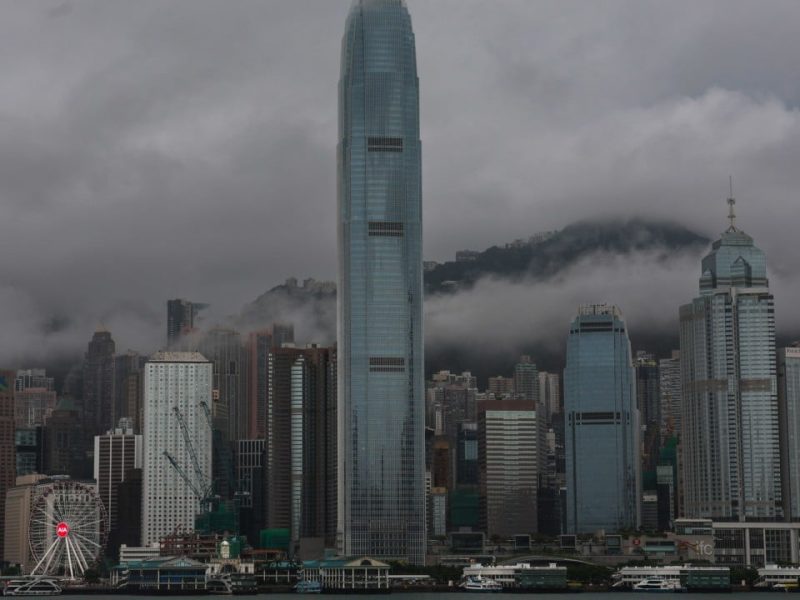 Хонконгската обсерватория издава предупредителен сигнал за тайфун Т1