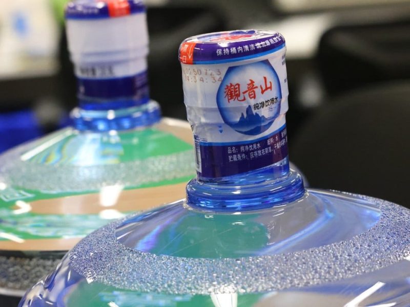 “Много разочарован”: Джон Лий говори за първи път за водния скандал в Хонконг