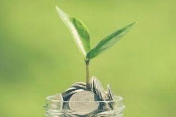 Приобщаващото застраховане нараства на фона на силна подкрепа от политиката