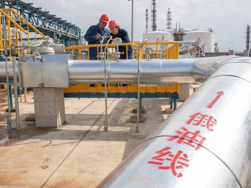 Тръмп обмисля нови тарифи, Китай изгражда космически отломки: SCMP Daily акценти