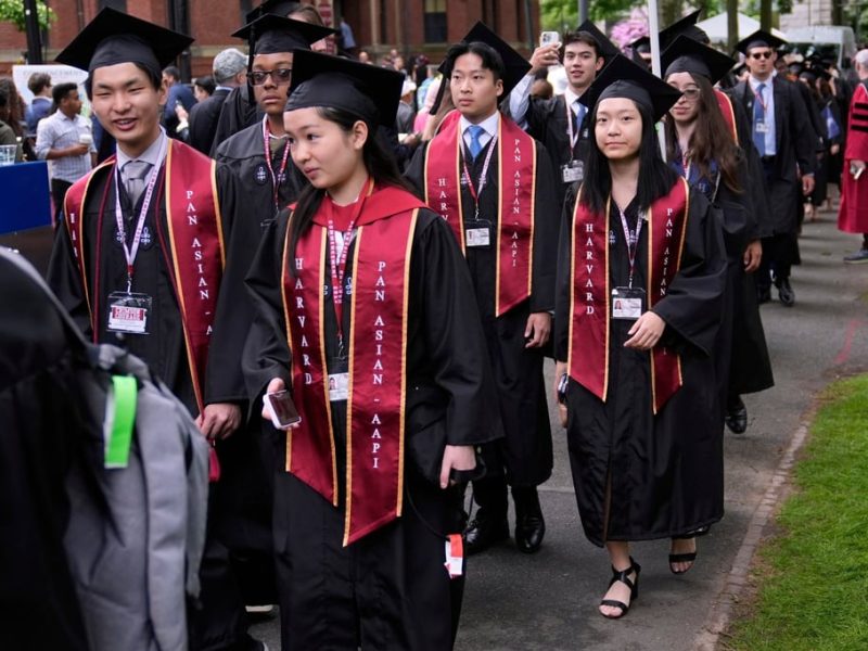Новата тарифна заплаха на Тръмп, технологичният пробив на Китай в невидимостта: ежедневни акценти на SCMP