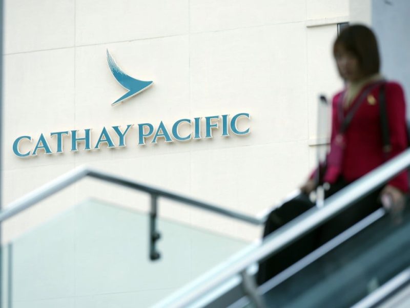 Катай на Хонконг предлага първи доброволен неплатен отпуск след Ковид в 2 прави четвърти