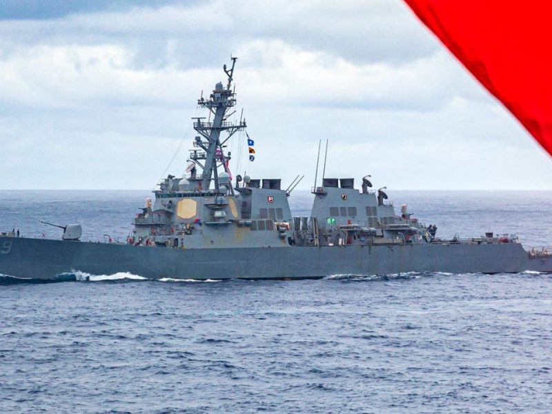 Китай оспорва свободата на корабоплаването на САЩ, тъй като “няма правно основание”