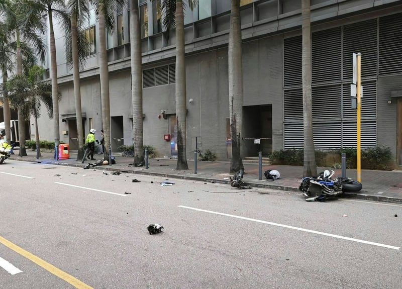 Митнически служител на Хонконг е безусловно освободен заради фатална катастрофа с мотоциклет