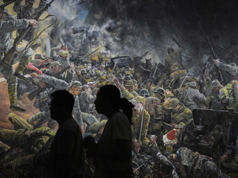 Китай протестира пред Япония заради съобщенията, че е поискал от чуждестранни лидери да пропуснат парада за Деня на победата