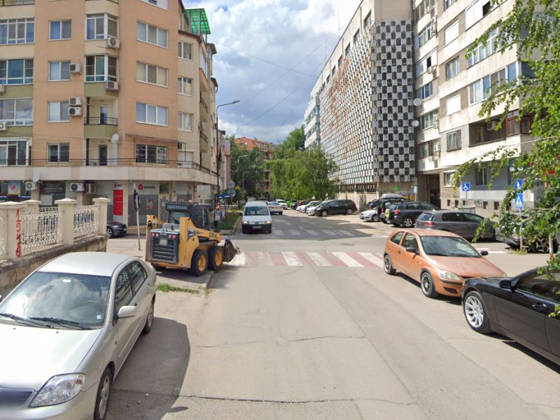 На 11 август се затваря кръстовище до ОУ „Отец Паисий“ и се променя маршрутът на автобусна линия № 23