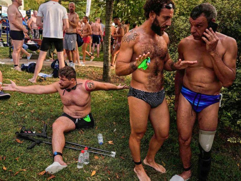 Украински ветерани от войната плуват от Азия до Европа въпреки шансовете