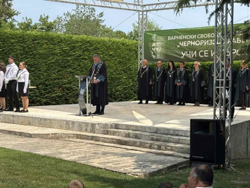 Зам.-кметът Илия Коев присъства на церемонията по дипломирането на абсолвентите от ВСУ „Черноризец Храбър“