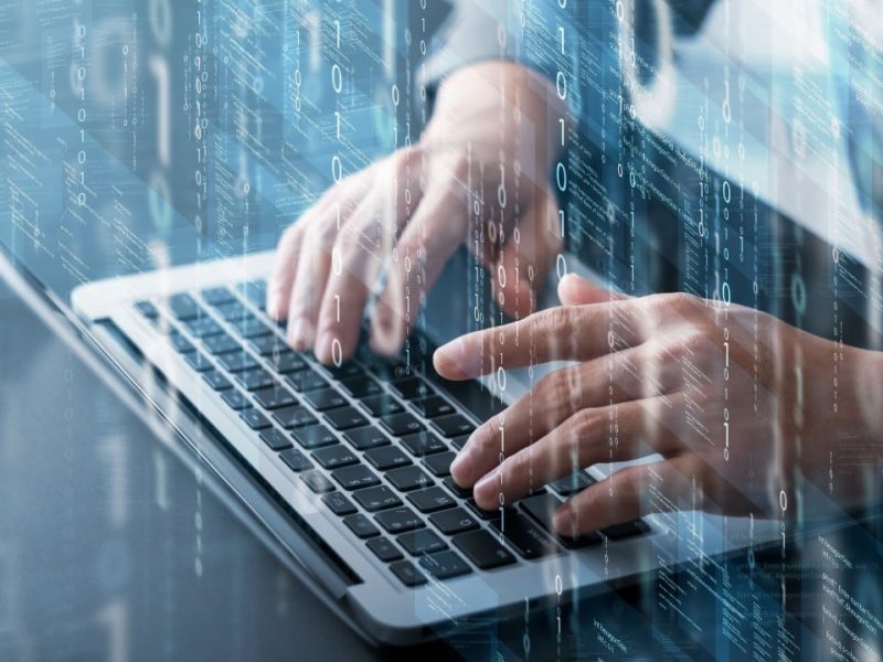 Хонконг може да разшири законите за покриване на използването на ИИ при сексуални престъпления, казва началникът на сигурността