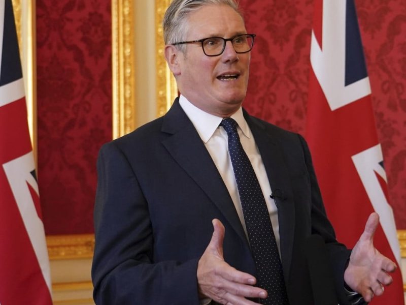 Емулиран Стармер се защитава заради бившия дипломат на Епщайн връзките на Питър Манделсън