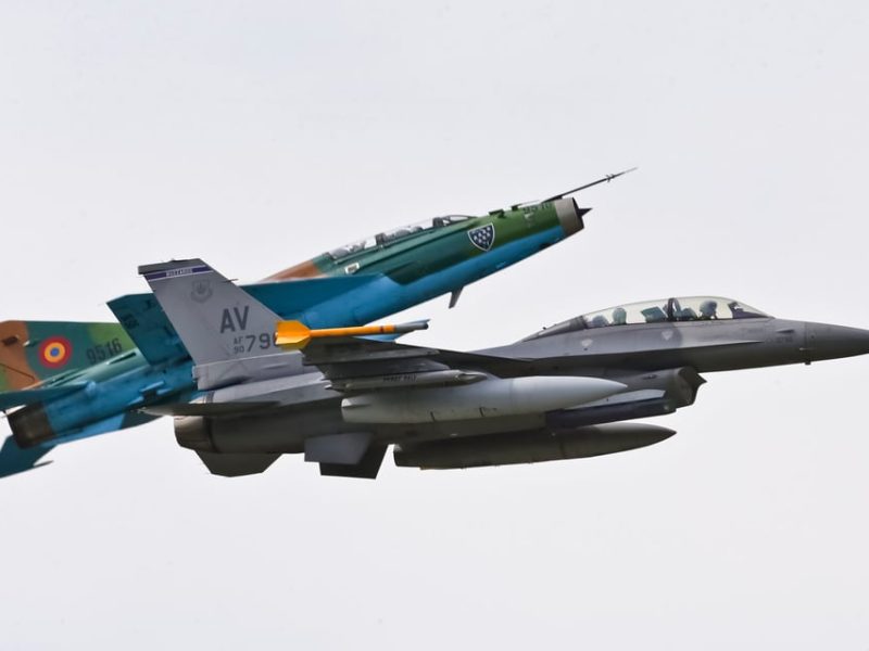 Индия увеличава местното производство на оръжие с сделка за изтребители от 7 милиарда щатски долара