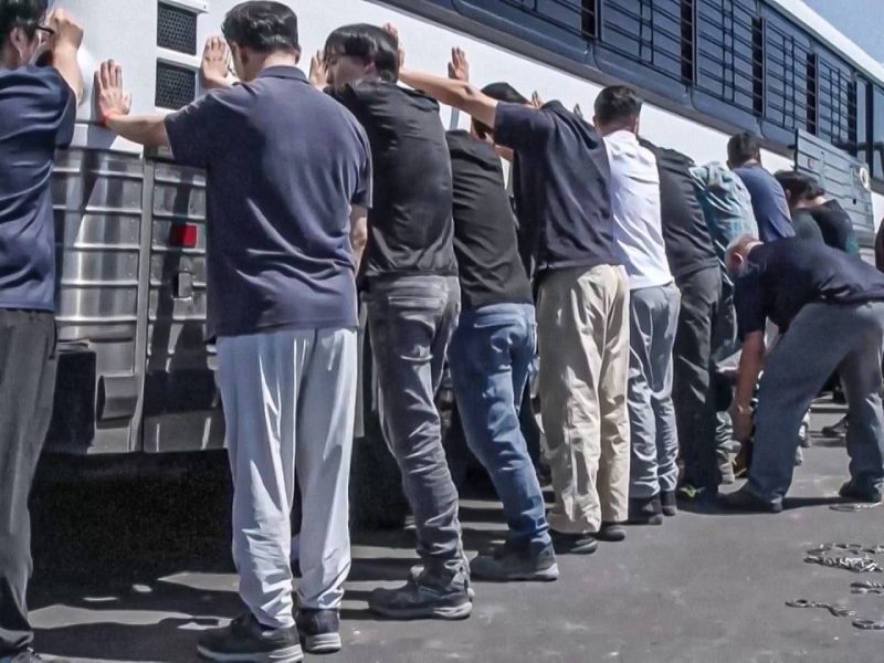 Тръмп заповядва на американските войски в Портланд, ледени съоръжения да се справят с „вътрешните терористи“