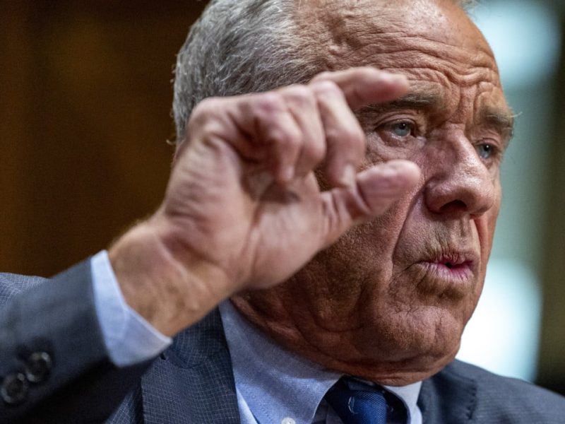 Членовете на семейството на RFK JNR казват, че той е заплаха за здравето на американците, обадете се за оставката му