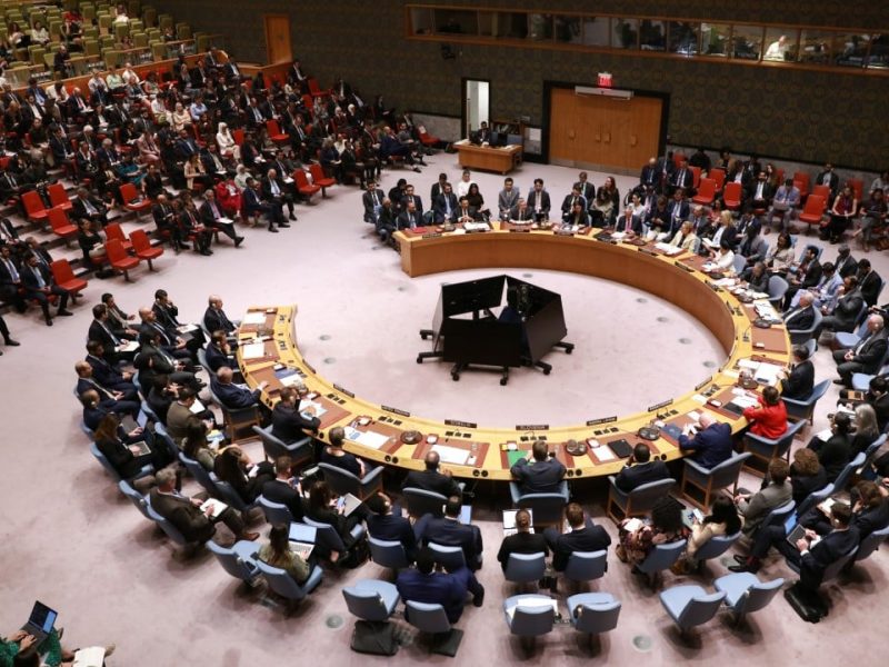 Намалени ООН, наводнени от нестопанска цел, филантропи, настрани от финансиране на съкращения