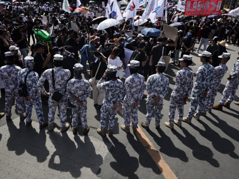 Филипински скандал с контрол на наводненията: Масови протести срещу корупцията като ярост