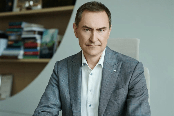 Китай и Русия могат да водят път в AI: Водещ банкер