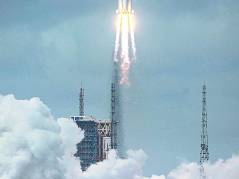 2 ракетни изстрелвания носят 12 високотехнологични спътника