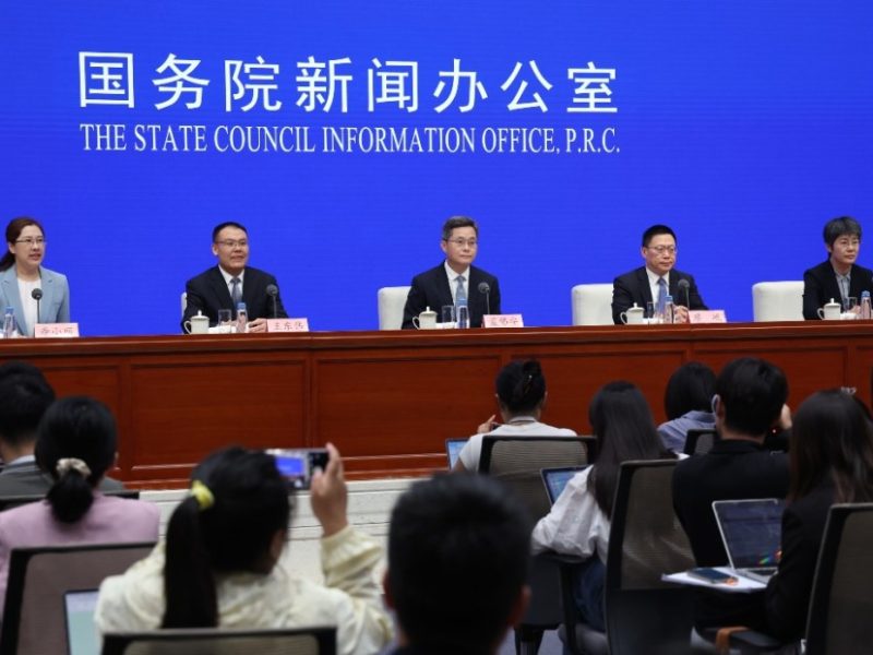 Съотношението на държавния дълг на Китай в разумен диапазон, рискове, контролируеми: финансов министър