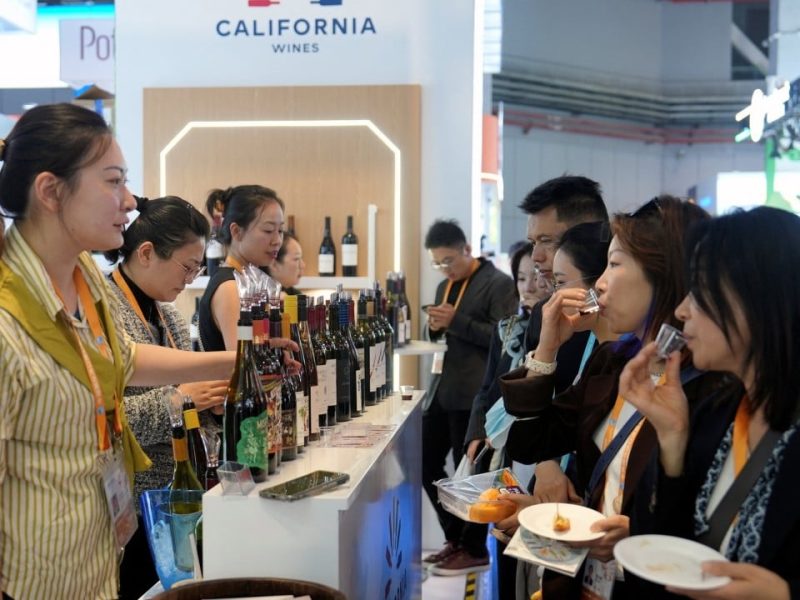 Американските земеделски стопани да посещават чиновници в Китай, да внасят изложение, тъй като търговското напрежение се задържа