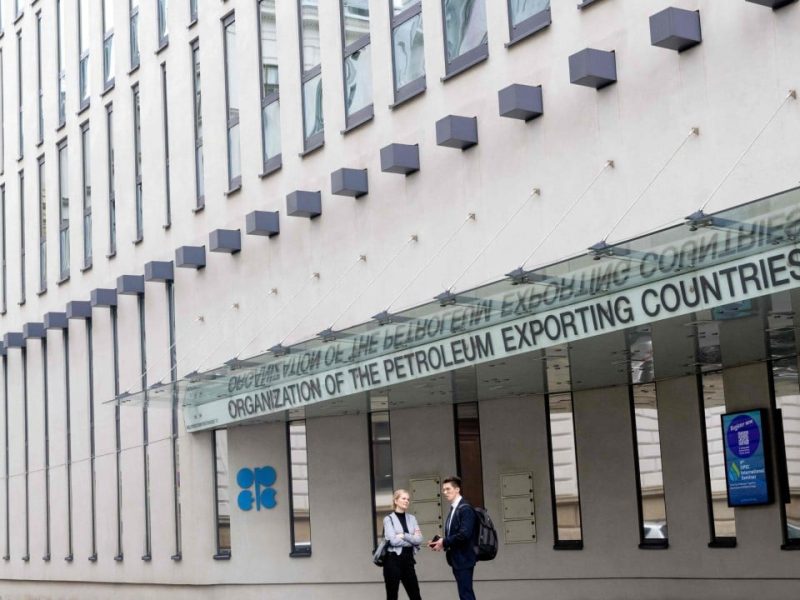 Ключовите членове на ОПЕК изпращат „голямо съобщение“ с по -високо производство на петрол